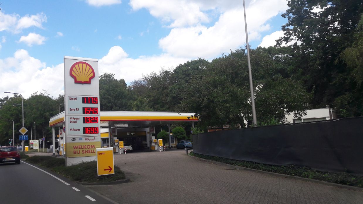 Royal Dutch  <a href=''>Royal Dutch Shell</a> 